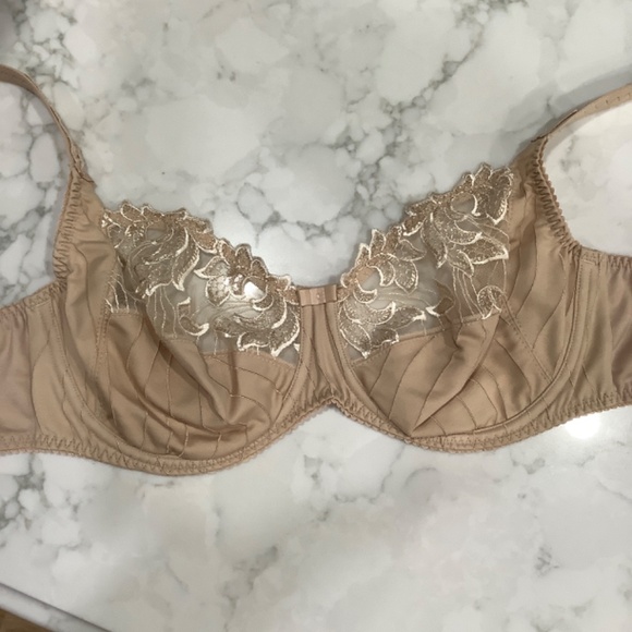 Bras - Picture 3 of 4